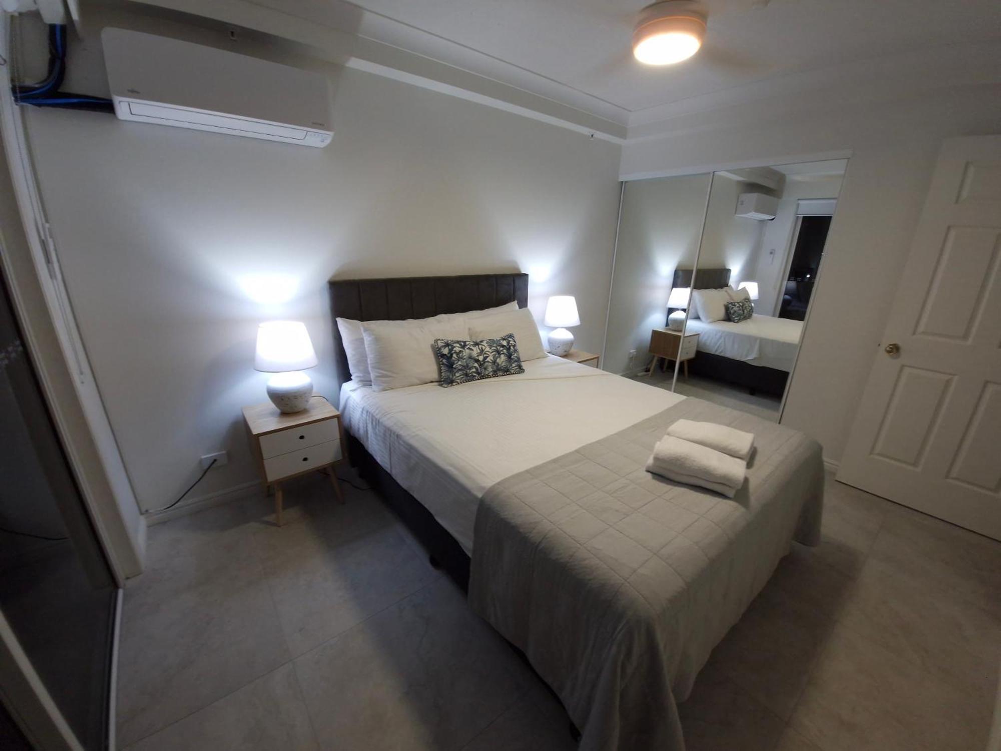 Apr Private Suites Moroccan By The Beach Gold Coast Exterior photo
